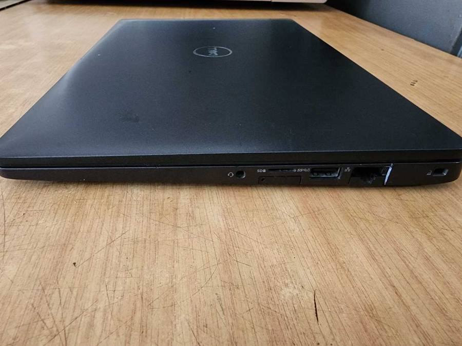 DELL LATITUDE 5300 i5 8TH GEN LAPTOP FOR SPARES PLEASE READ AD !!!!