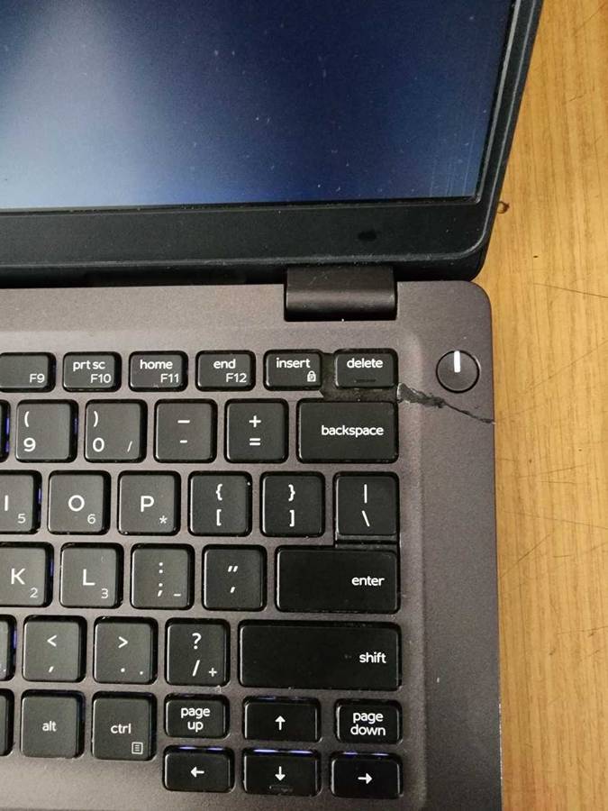 DELL LATITUDE 5300 i5 8TH GEN LAPTOP FOR SPARES PLEASE READ AD !!!!