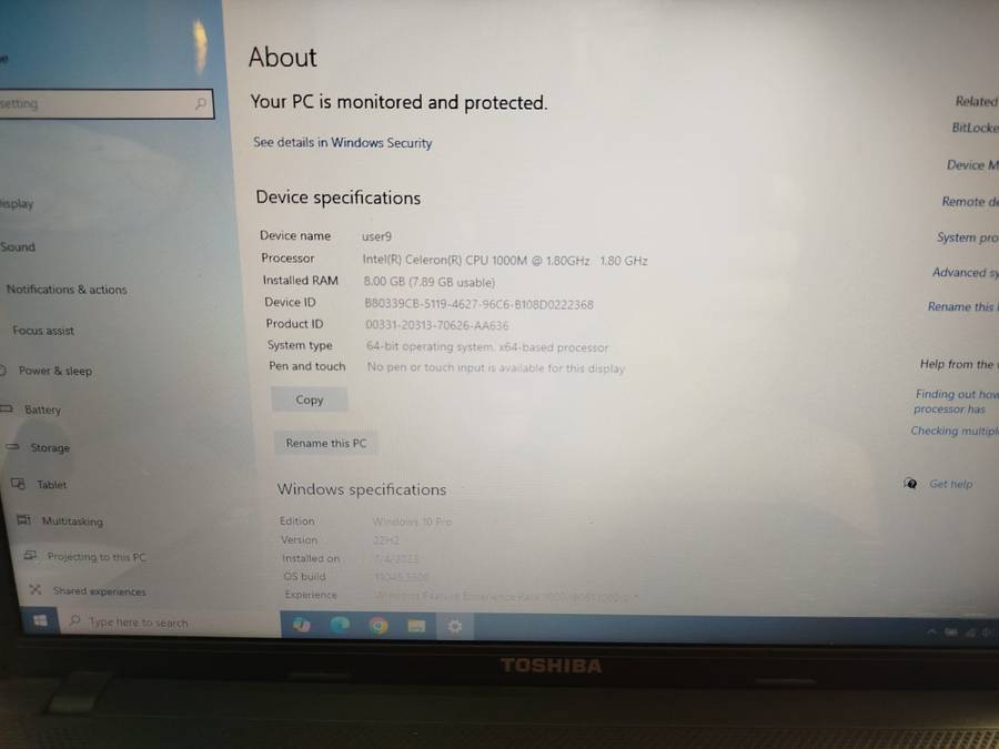 Toshiba Satelite C850 Laptop