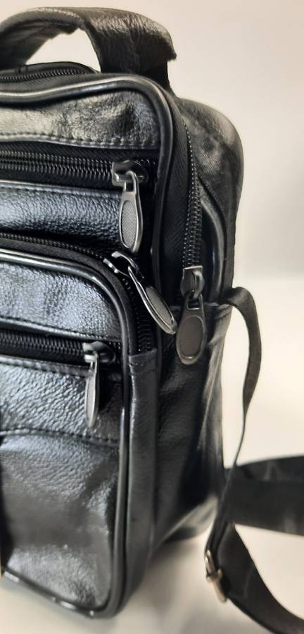 Genuine Cowhide Leather Men's/Ladies Unisex Crossbody Shoulder Bag with Adjustable Strap.