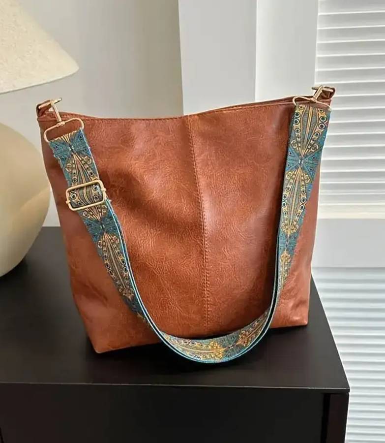 Minimalist Retro Tote Bag - Spacious Shoulder Bag - Brown