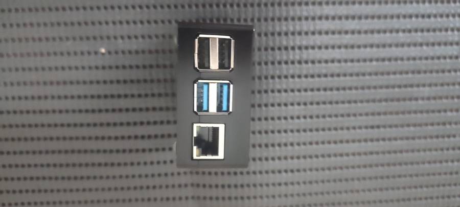 Raspberry Pi 4 model B with Touch Screen