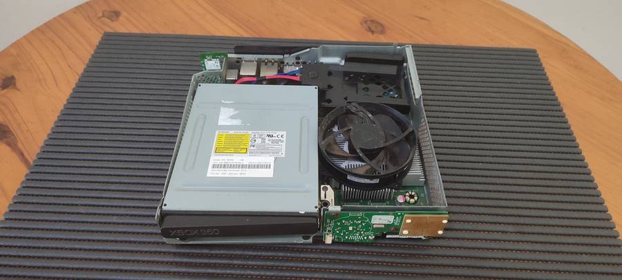 xbox 360 slim - Spares or Repair