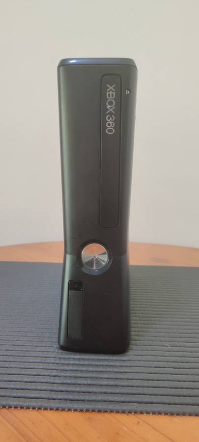 xbox 360 slim - Spares or Repair