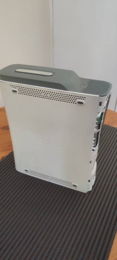 Xbox 360 - Spares or Repair