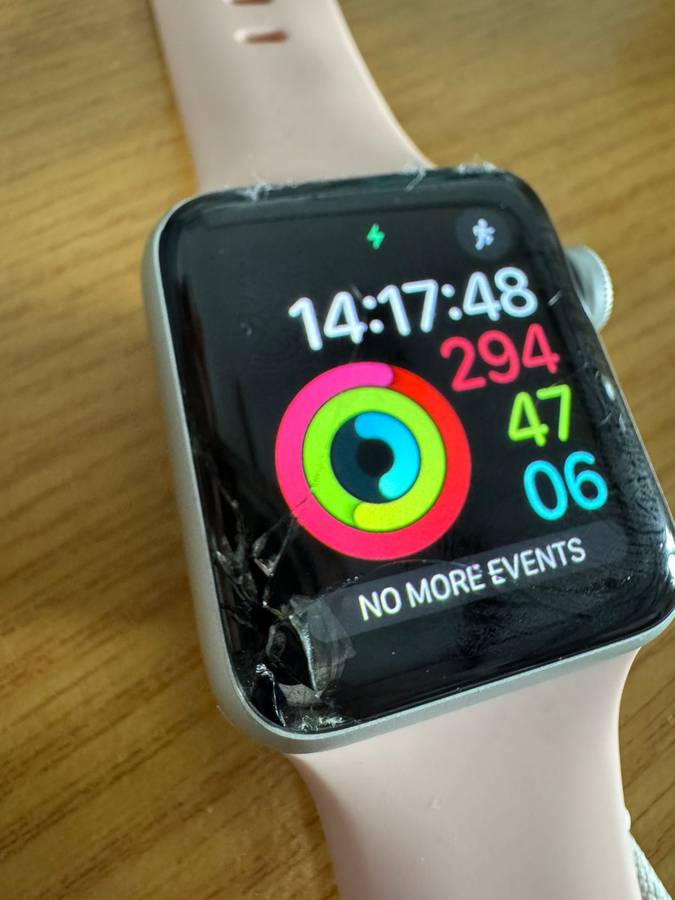 Apple Watch Series 3 GPS Only (38mm) - Silver Case - PLEASE CHECK DESCRIPTION