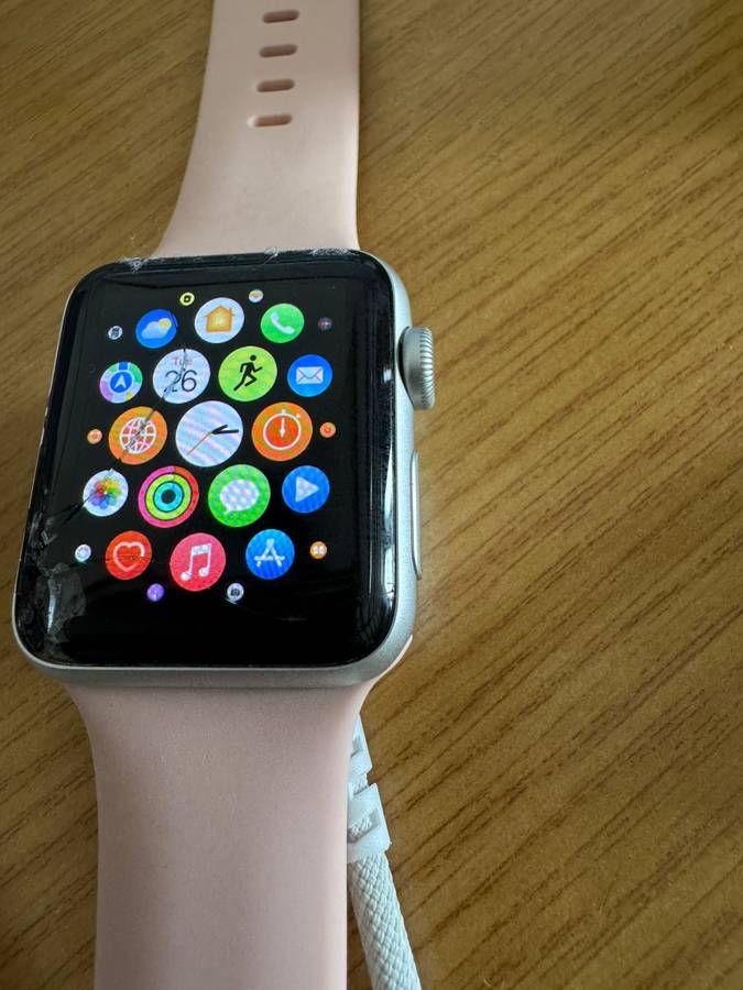 Apple Watch Series 3 GPS Only (38mm) - Silver Case - PLEASE CHECK DESCRIPTION