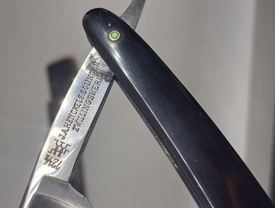 Old Barber hand razor-solingen in original case