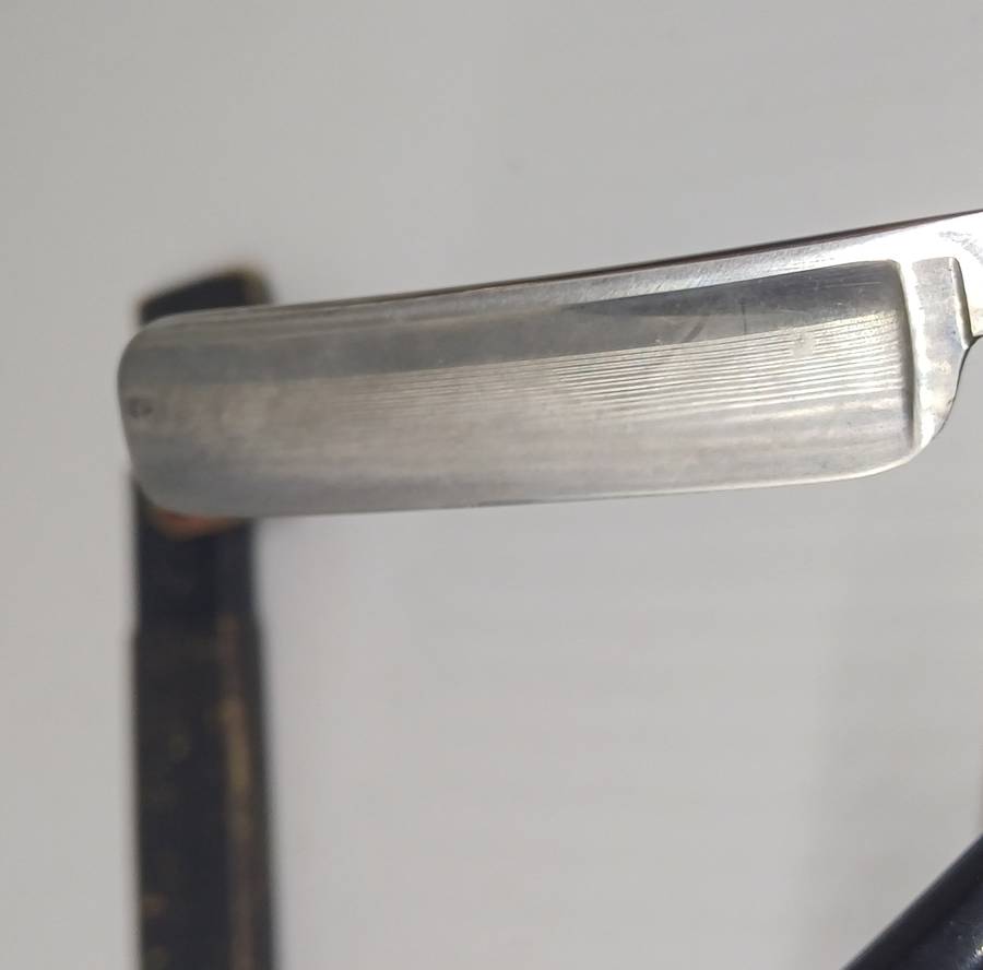 Old Barber hand razor-solingen in original case