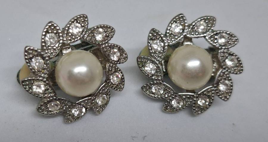 Vintage clip on earrings