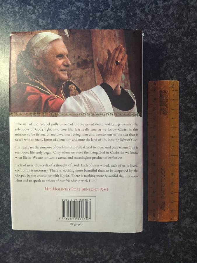 Let God's Light Shine Forth: The Spiritual Vision of Pope Benedict XVI by Robert Moynihan