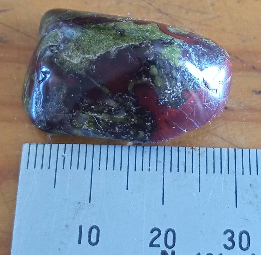 Large Dragons Stone   Draws money and Love Enhances Life Force, courage, strength and vitality.