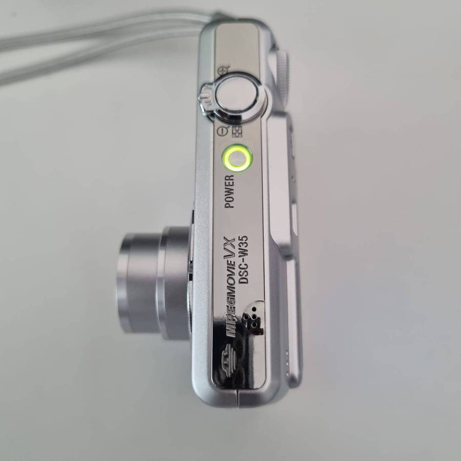 Sony Cyber-shot DSC-W35 Digital Camera - Silver (7.2MP, 3x Optical Zoom) 2.0" LCD