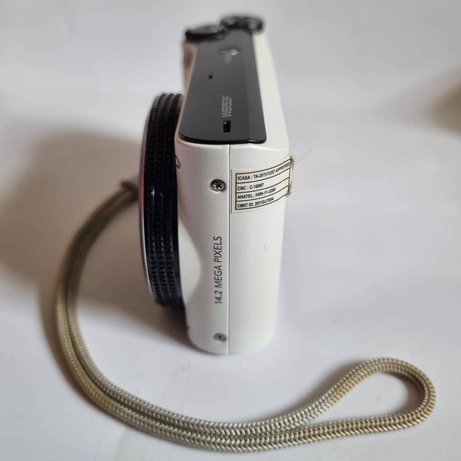Samsung WB150F Digital Camera (14.2MP, 18x Optical Zoom, WiFi & HD Videos)