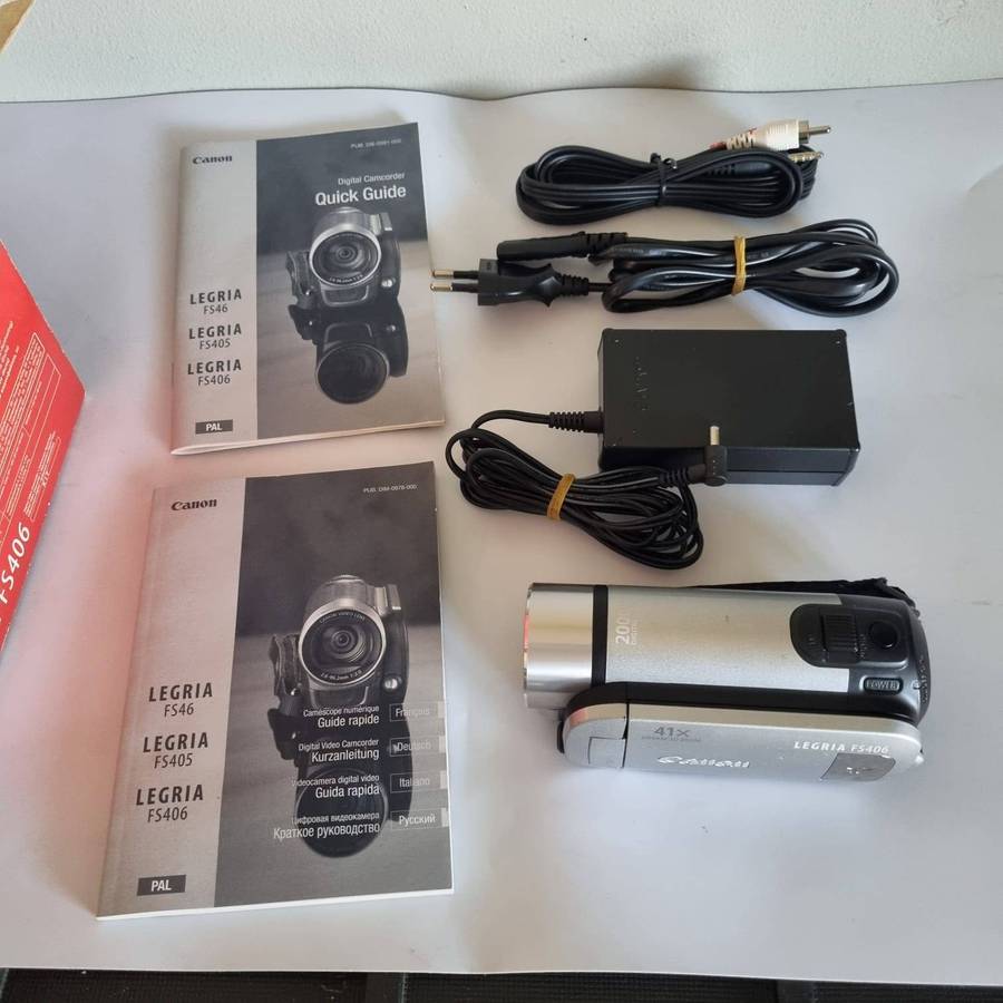 Canon LEGRIA FS406 Camcorder - Silver (37x Optical Zoom, 2.7 inch Widescreen LCD)
