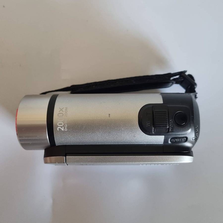 Canon LEGRIA FS406 Camcorder - Silver (37x Optical Zoom, 2.7 inch Widescreen LCD)