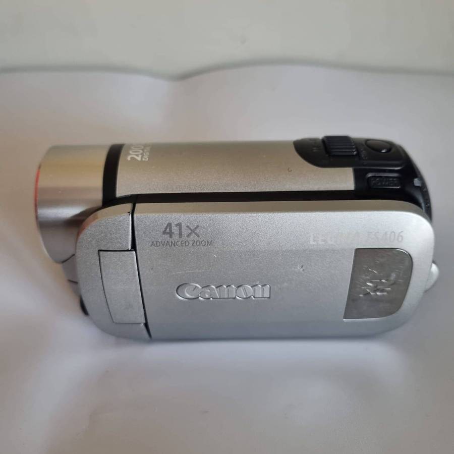 Canon LEGRIA FS406 Camcorder - Silver (37x Optical Zoom, 2.7 inch Widescreen LCD)