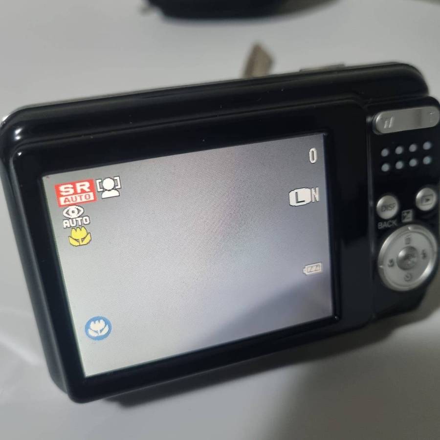 Fujifilm FinePix AX500 14MP Point-and-Shoot Digital Camera