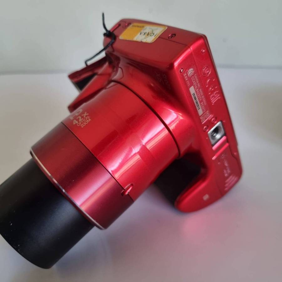 Canon PowerShot SX420 IS (20.0 MP, 720p HD Videos & WiFi) - Ultra Zoom Digital Camera (Red)