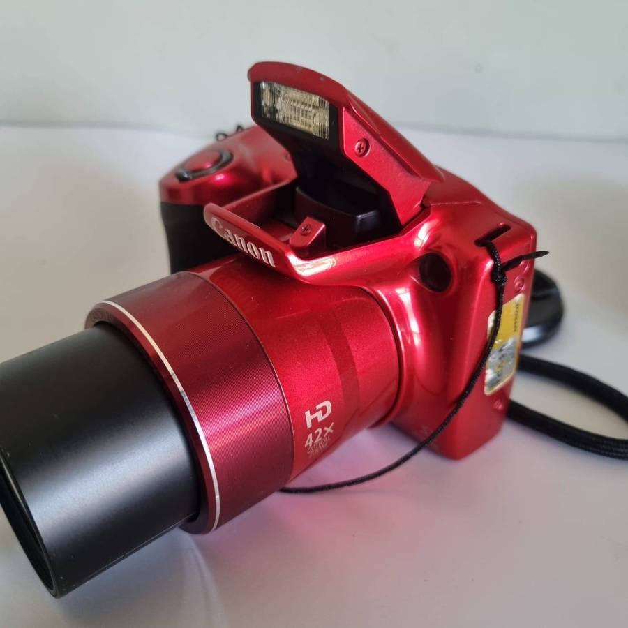 Canon PowerShot SX420 IS (20.0 MP, 720p HD Videos & WiFi) - Ultra Zoom Digital Camera (Red)