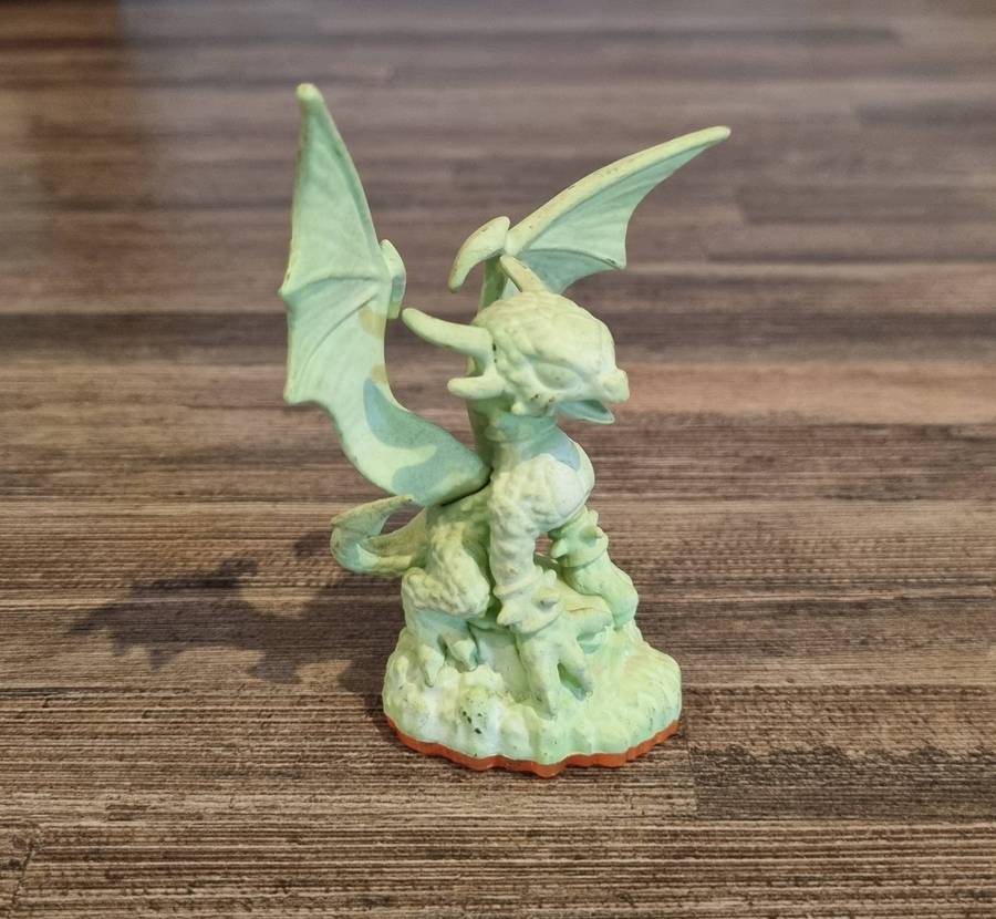 Glow in the Dark Cynder for Skylanders Giants