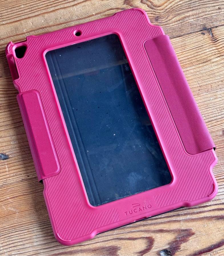 Apple iPad Wi-Fi 32GB (8th Generation)