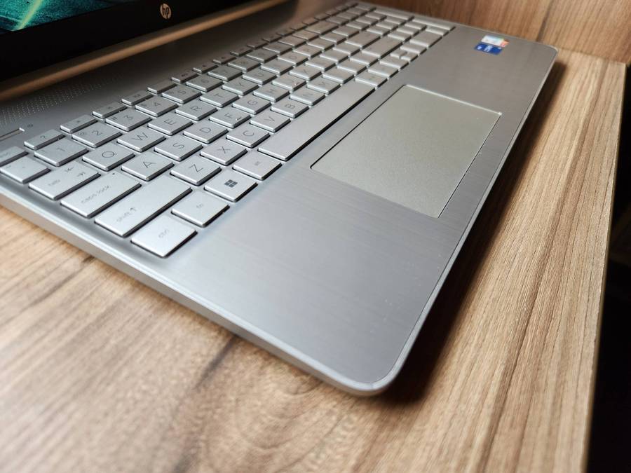 Hp laptop 15s-fq5xxx Intel Core i5 12th Gen + Free Laptop Bag