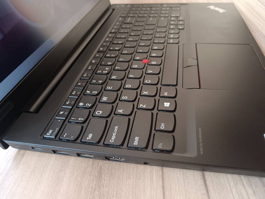 (Black Friday!)Lenovo ThinkPad E15 Intel Core i5 + Free Laptop Bag