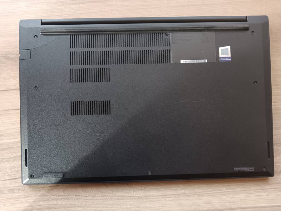 (Black Friday!)Lenovo ThinkPad E15 Intel Core i5 + Free Laptop Bag