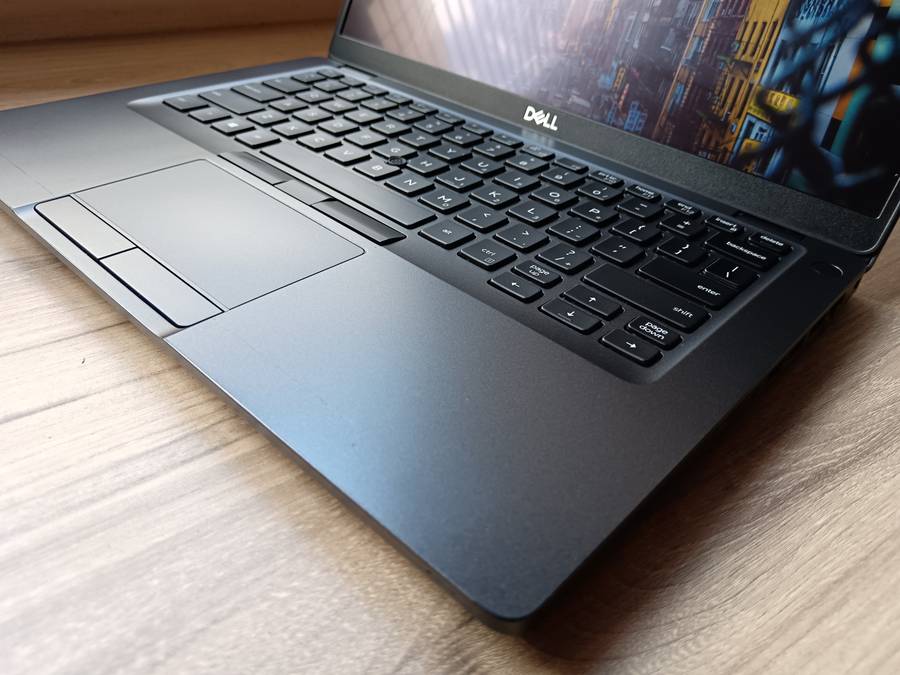 Dell Latitude 5400 Intel Core i7 + Free Laptop Bag