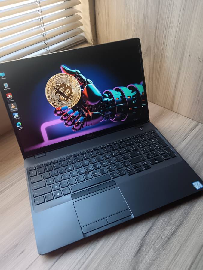 Dell Latitude 5500 Intel Core i7 + Free Laptop Bag