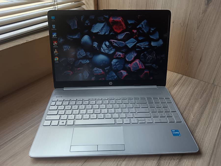 Hp laptop 15-dw3xxx Intel Core i5 11th Gen + Free Laptop Bag