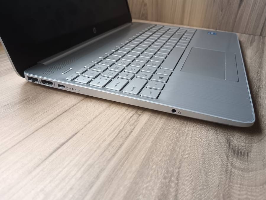 Hp laptop 15-dw3xxx Intel Core i5 11th Gen + Free Laptop Bag