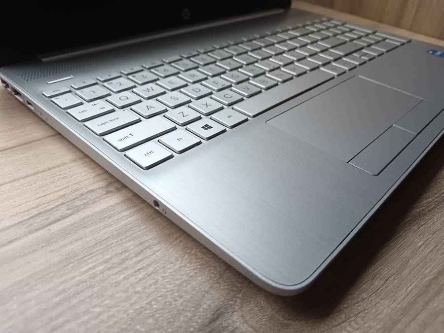 Hp laptop 15-dw3xxx Intel Core i5 11th Gen + Free Laptop Bag