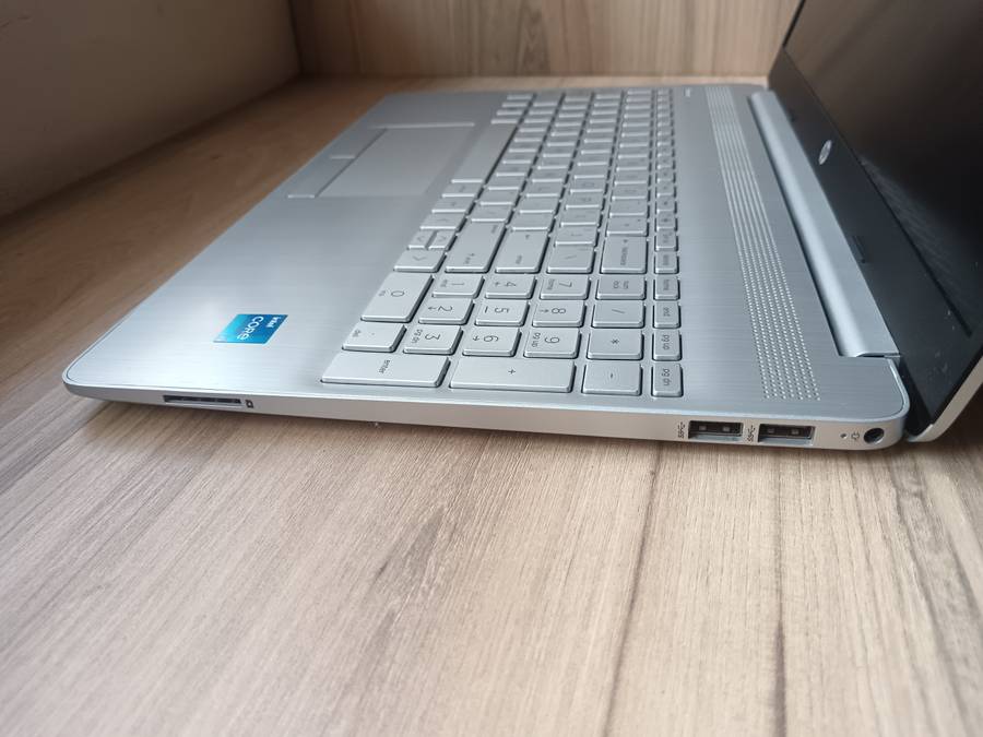 Hp laptop 15-dw3xxx Intel Core i5 11th Gen + Free Laptop Bag
