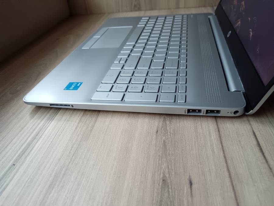Hp laptop 15-dw3xxx Intel Core i3 11th Gen + Free Laptop Bag