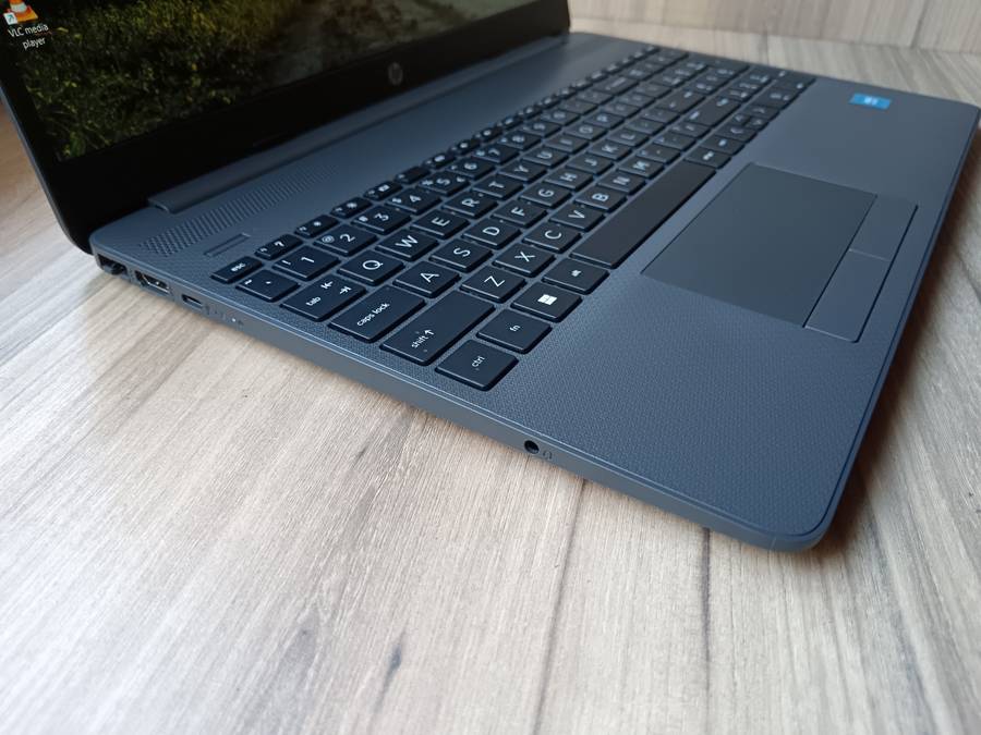 HP 250 G9 15.6` Celeron N4500 8GB RAM 256GB SSD Win 11