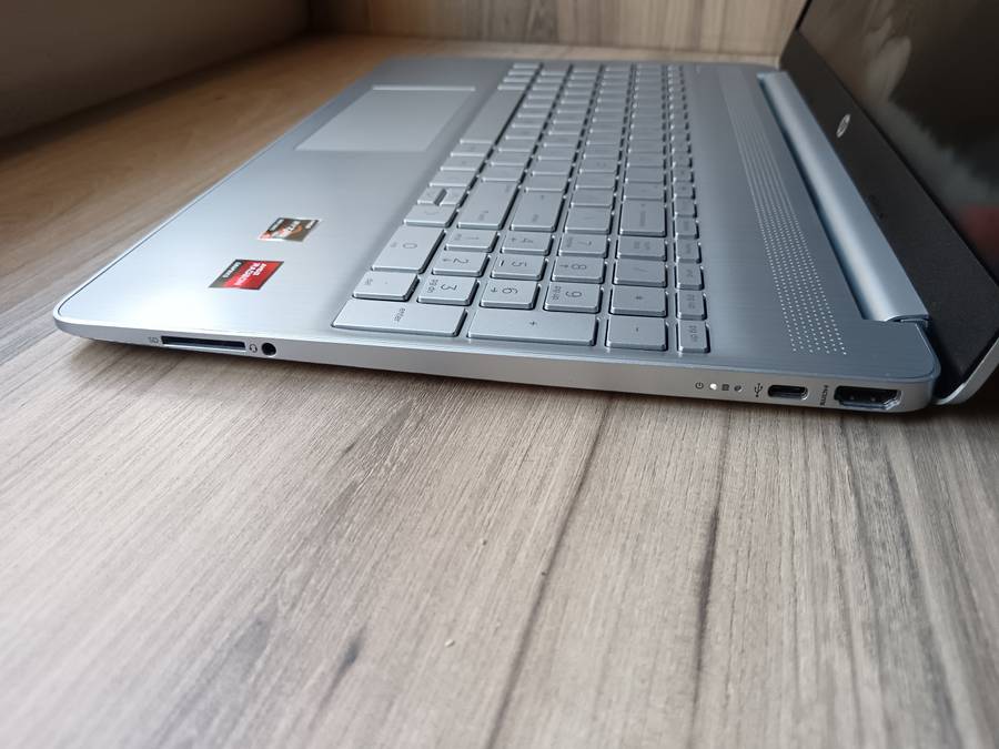 Hp Laptop 15s-eq2xxx AMD Ryzen 5 5500u + Free Laptop Bag