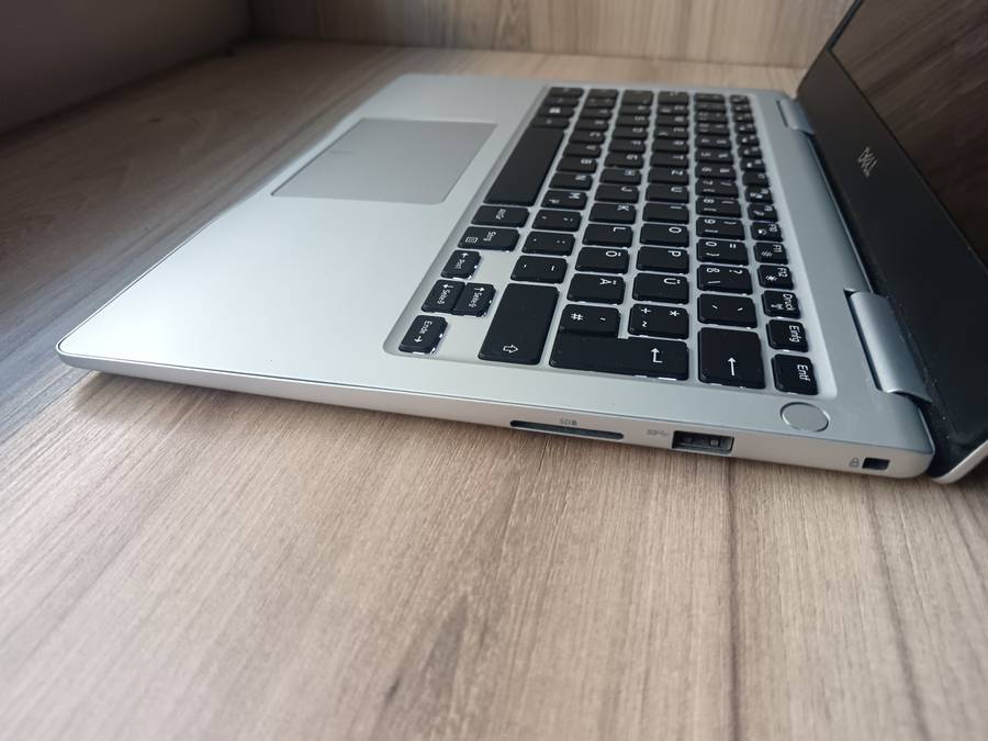 Dell Inspiron 7370 Intel Core I7 + Free Laptop Bag