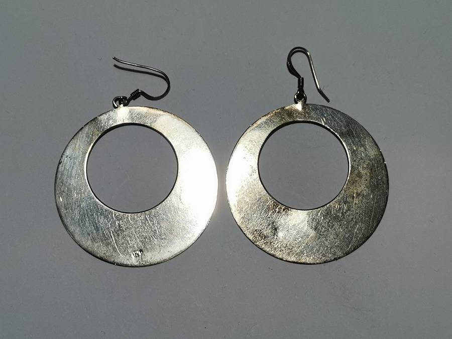 A PAIR OF BIG .925 SIVER EARRINGS. STAMPED. TOTAL WEIGHT: 9.86 GRAMS.