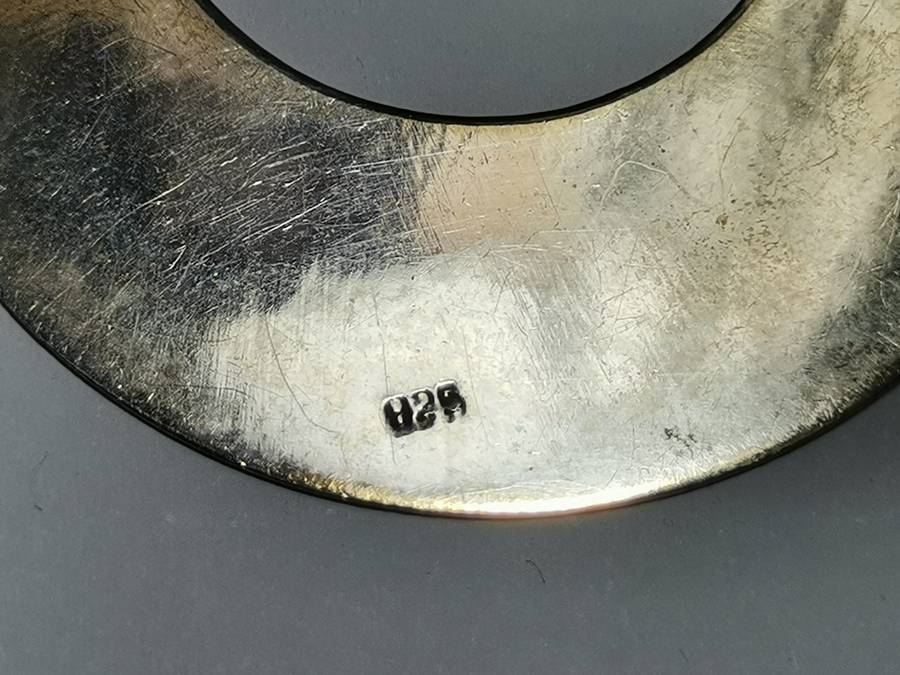 A PAIR OF BIG .925 SIVER EARRINGS. STAMPED. TOTAL WEIGHT: 9.86 GRAMS.