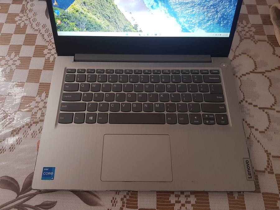 Lenovo IdeaPad i5 11th gen 512gb SSD 8gb RAM