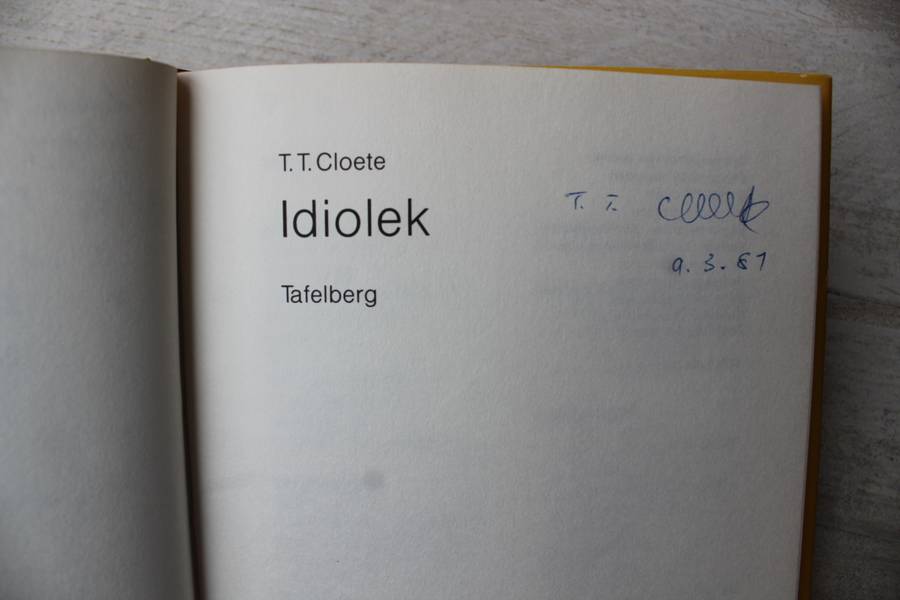 GETEKEN: Idiolek - T T Cloete    / Gedigte