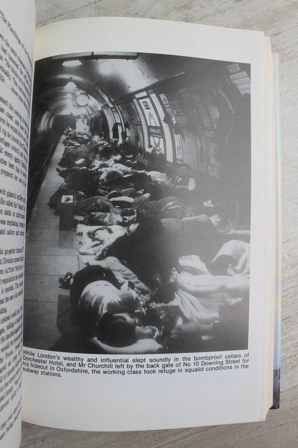 CHURCHILL`S WAR (Volume One) - David Irving