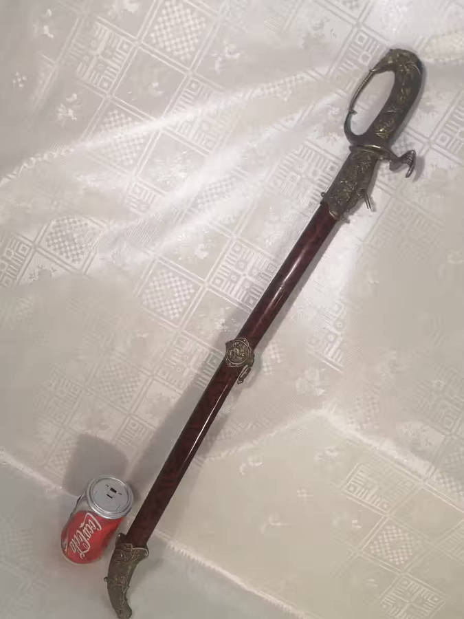 BEAUTIFUL DECORATIVE VINTAGE SABRE SWORD