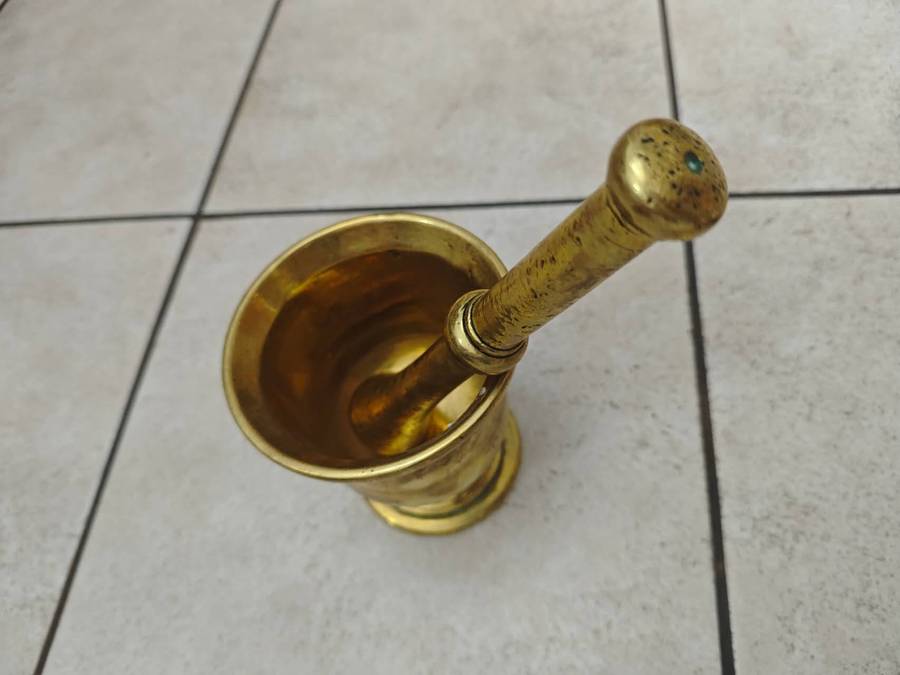 Brass pestle set