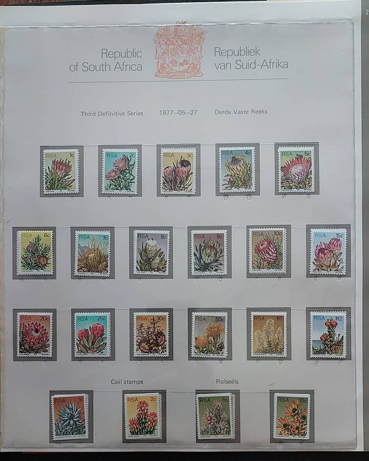 RSA Album, 1961-86, 48 pages, stamps UMM - MH, 3 x pages incomplete, see pics of some pgs