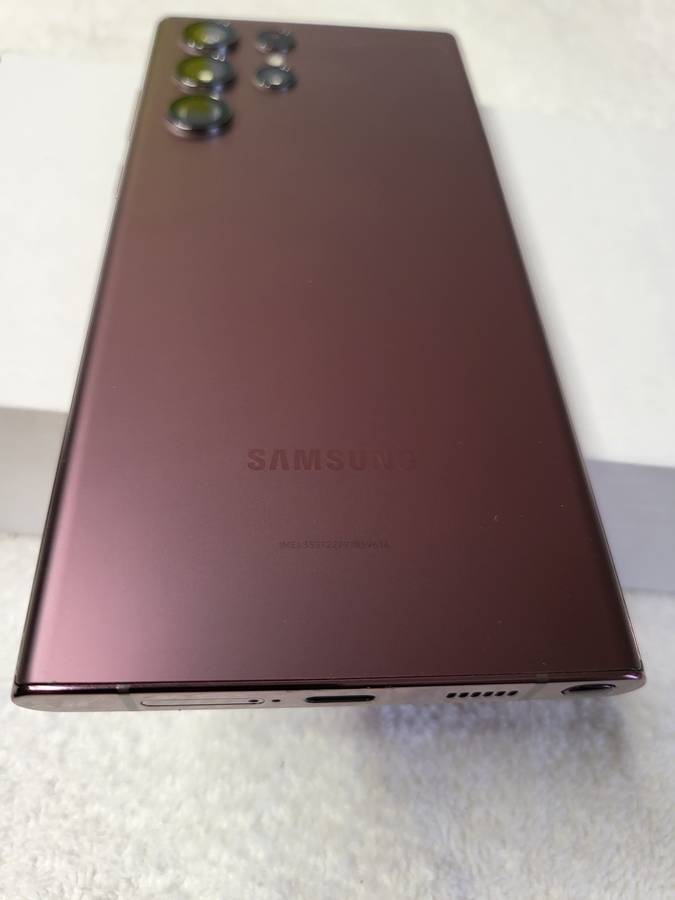 Samsung Galaxy S22 Ultra 5G 128GB All Networks Burgundy With Extras
