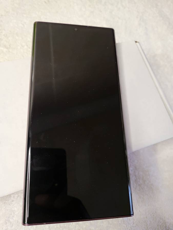 Samsung Galaxy S22 Ultra 5G 128GB All Networks Burgundy With Extras