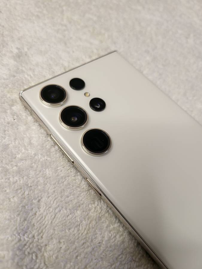 Samsung Galaxy - S23 Ultra - Dual Sim - 256GB  - Cream - Excellent Condition - With Extras